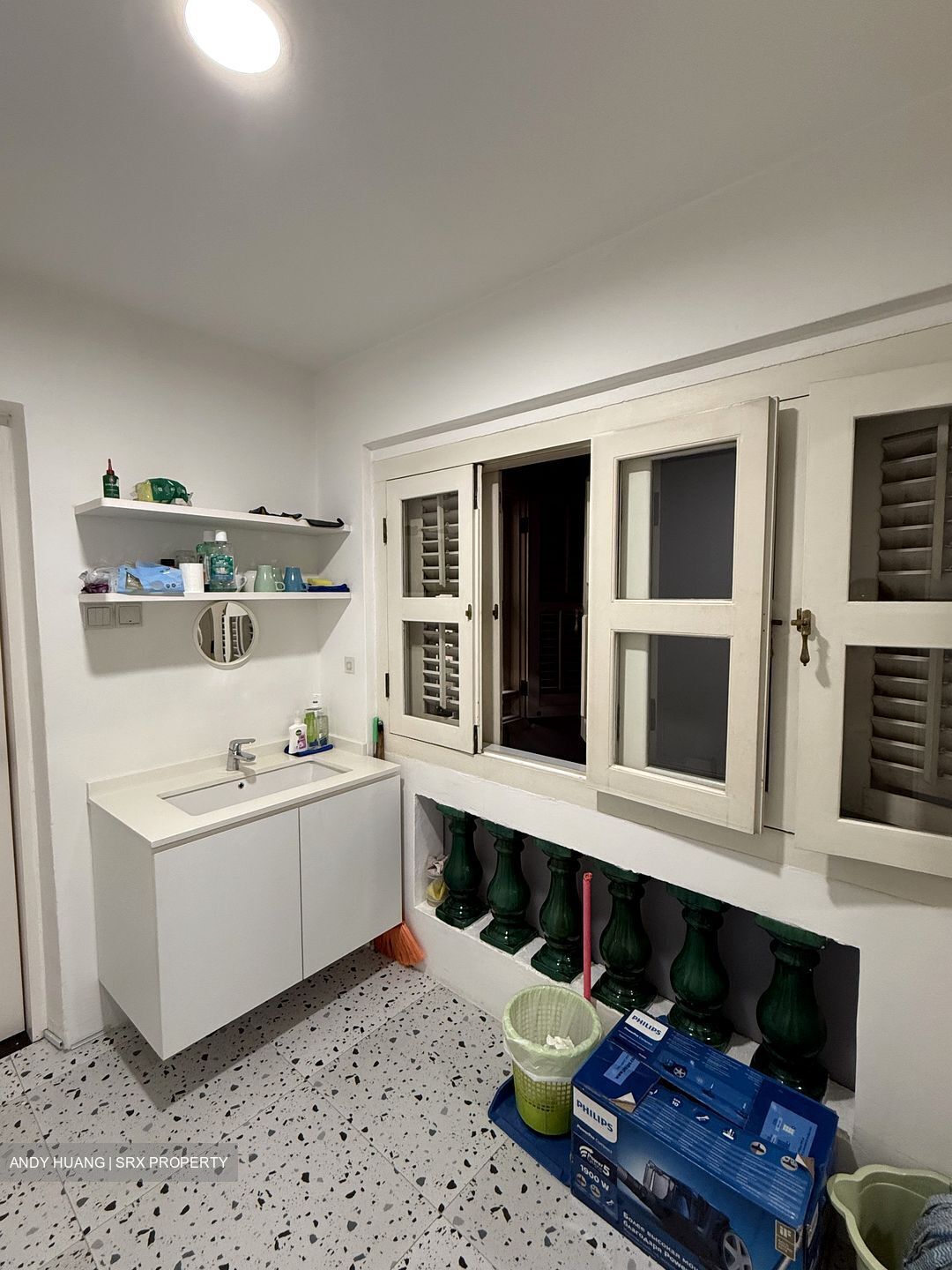 Tras Street (D2), Office #607972081